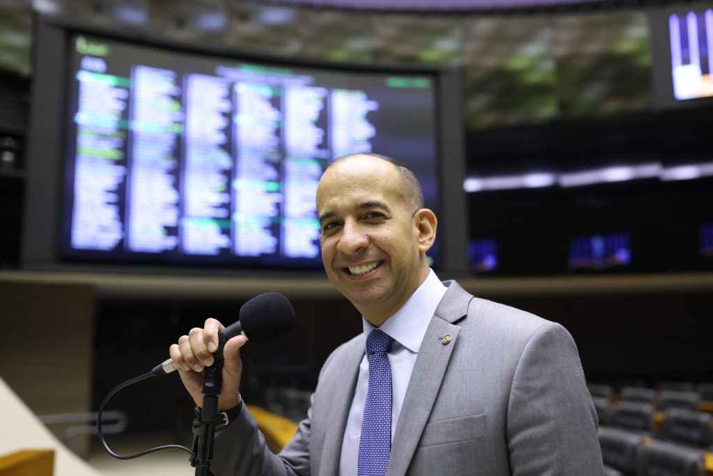 Em 2ª instância,ex-prefeito de Santos é condenado por equipamentos publicitários