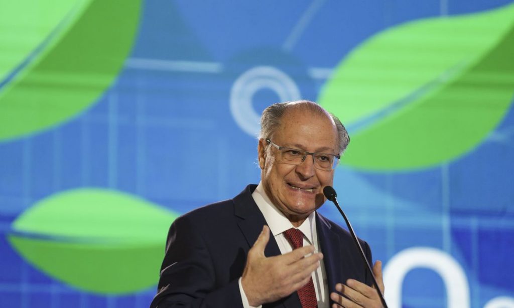 Alckmin diz que redução da jornada de trabalho é tendência mundial