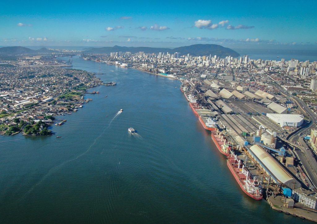 Porto de Santos impedirá atracação de navios que não cumprirem norma de controle