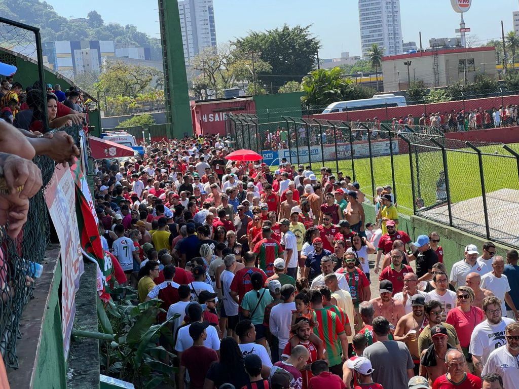 Portuguesa Santista faz caravana para jogo decisivo