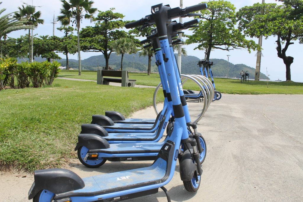 Após fim da temporada, Jet, empresa de patinetes, interrompe serviços em Santos