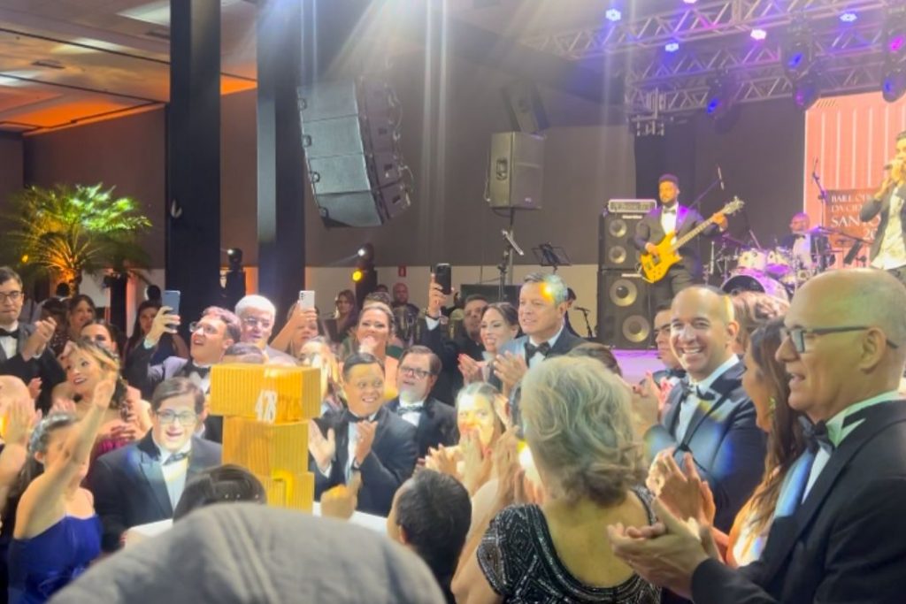 Baile Oficial de Santos tem renda revertida para a Casa da Santisticidade