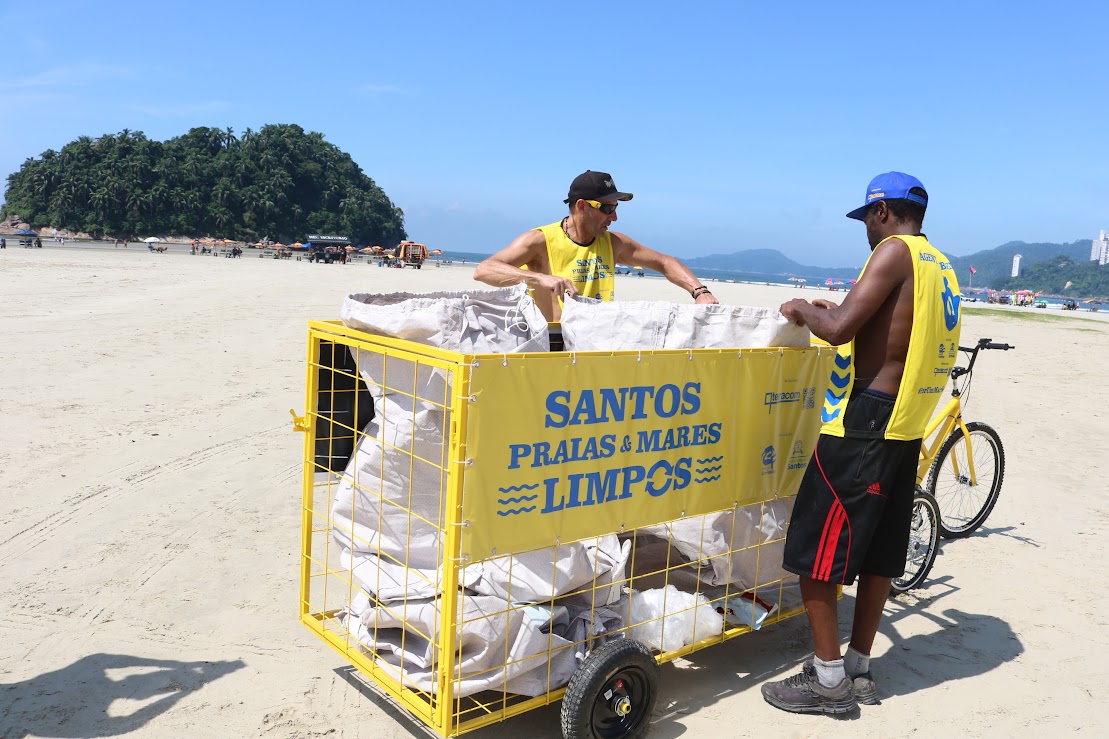                 Santos inicia projeto pioneiro para conscientizar banhistas nas praias            