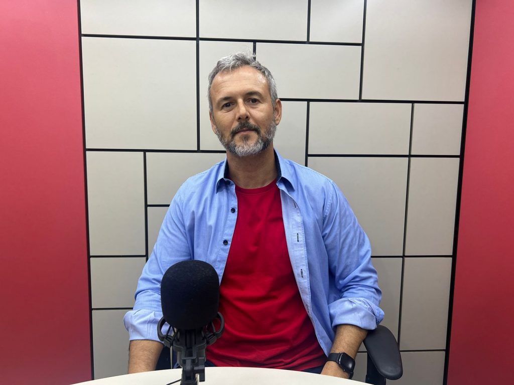 Alexandre Gossn lança Santo Adamastor, seu quinto livro, neste sábado (16)