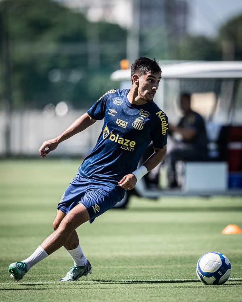 Pedrinho sente incômodo no púbis e aumenta lista de desfalques do Santos