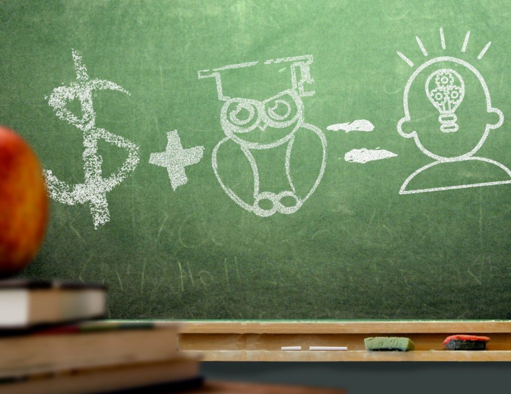 Reclassificação salarial é reivindicada por docentes de Santos