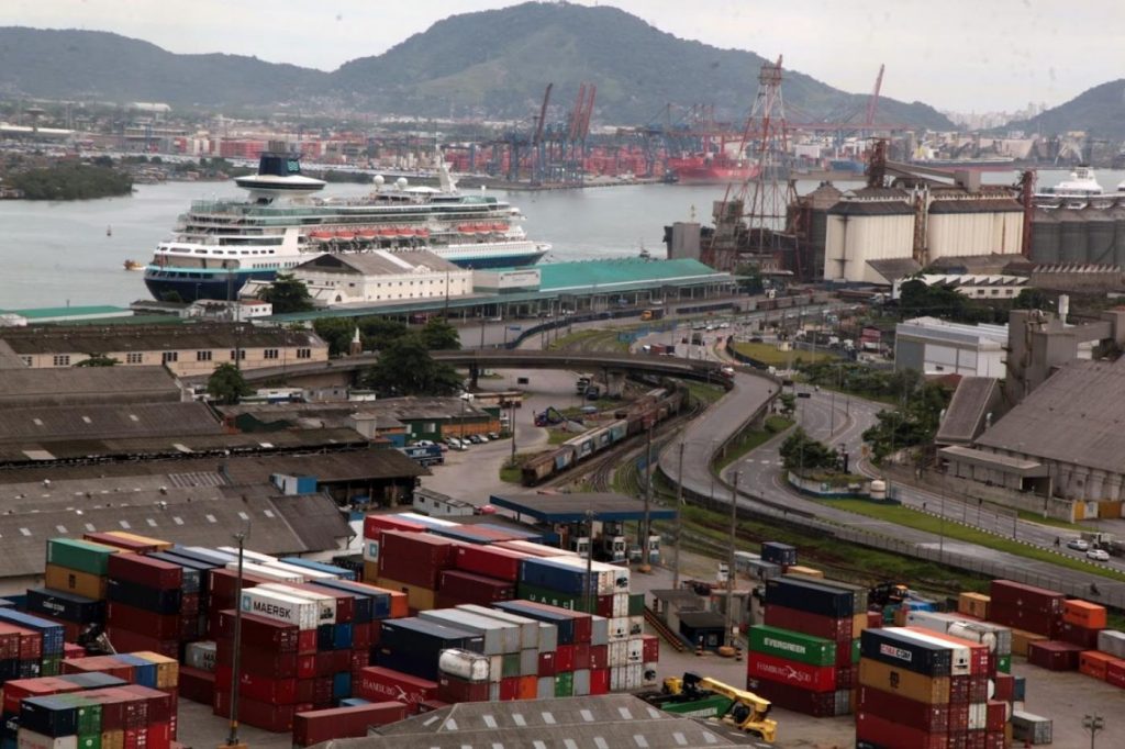 Agronegócio eleva movimentação de cargas, superando recordes mensal e semestral