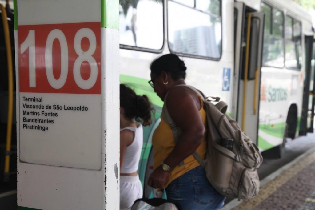 Santos amplia subsídio para congelar tarifa do transporte público municipal