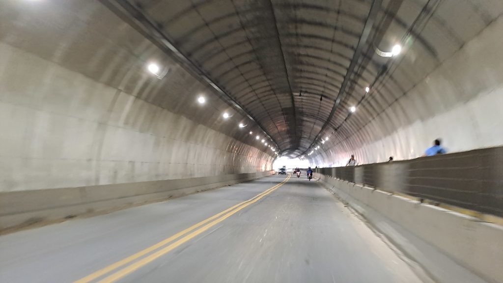 Após sofrer interdição, túnel da Vila Zilda é reaberto em Guarujá