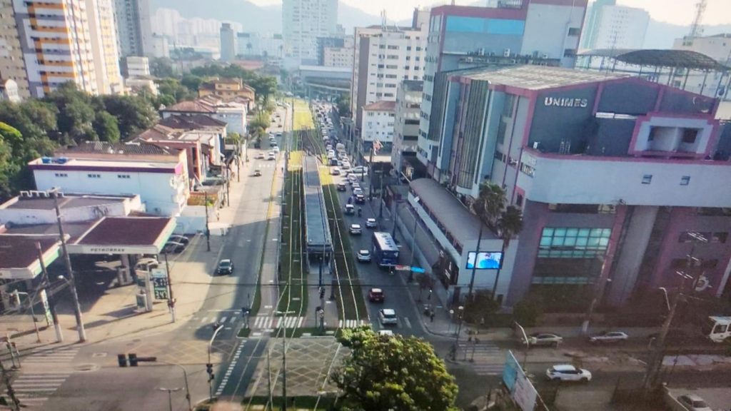 Por conta das obras do VLT, ruas são liberadas e interdições ocorrem em Santos