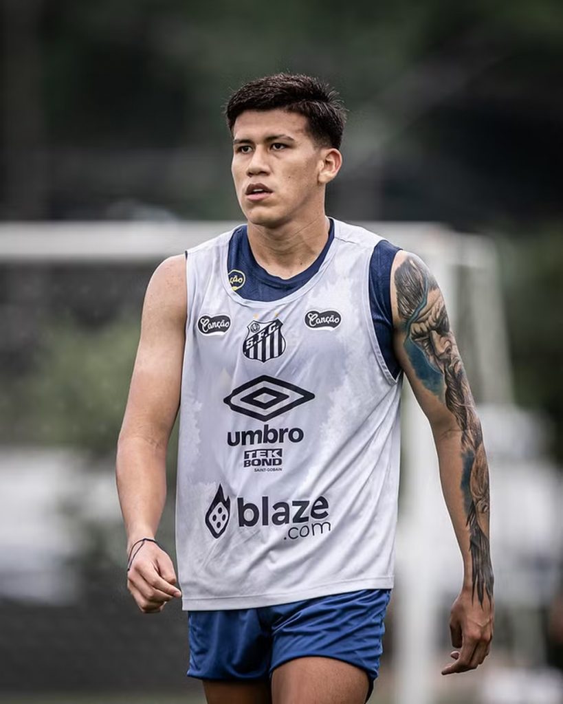 Santos FC anuncia rescisão com o zagueiro Leonardo Zabala