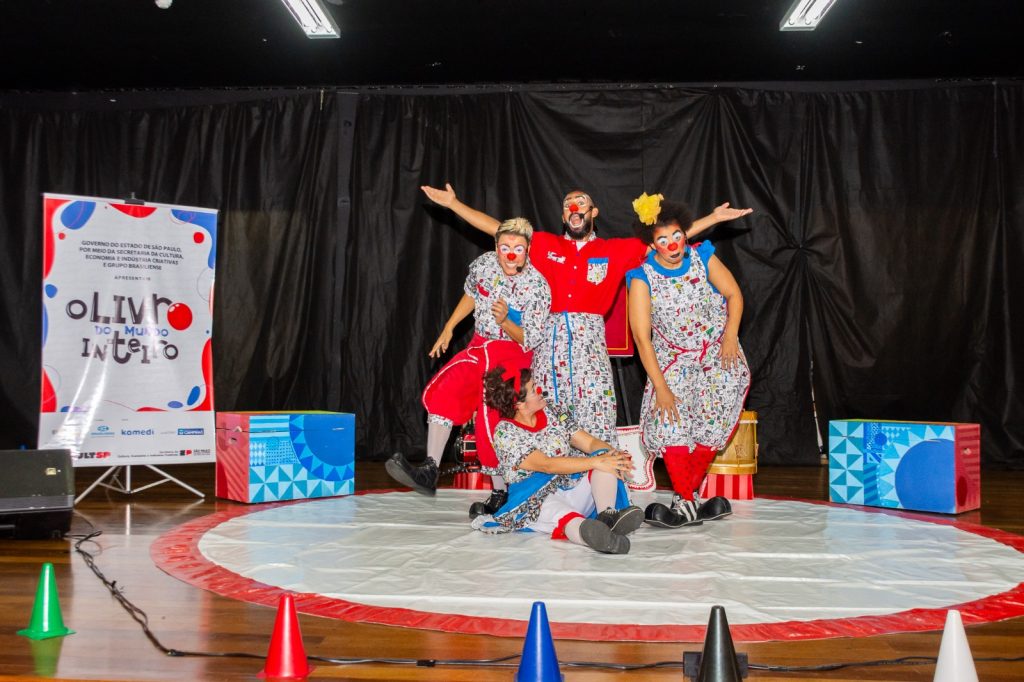 Santos recebeu o projeto infantil “O Livro do Mundo Inteiro”