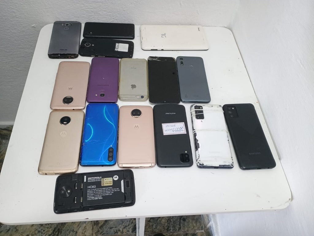 Polícia Civil realiza ações e apreende celulares em lojas de assistência