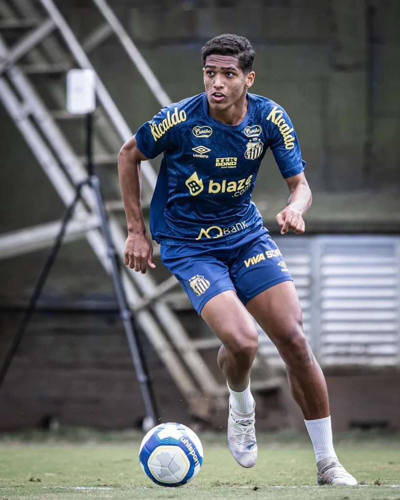 Santos FC renova com Souza e alcança primeira meta do planejamento para 2025