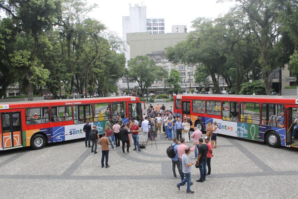Santos apresenta Postos de Informações Turísticas revitalizados e novos ônibus