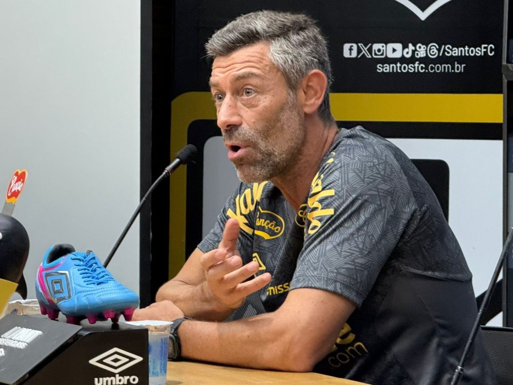 Técnico Pedro Caixinha deixa o Santos FC após derrota contra o Fluminense