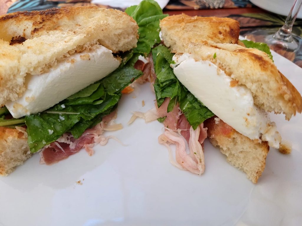 CeSTtù inaugura novo espaço voltado para happy hours e cafés da tarde