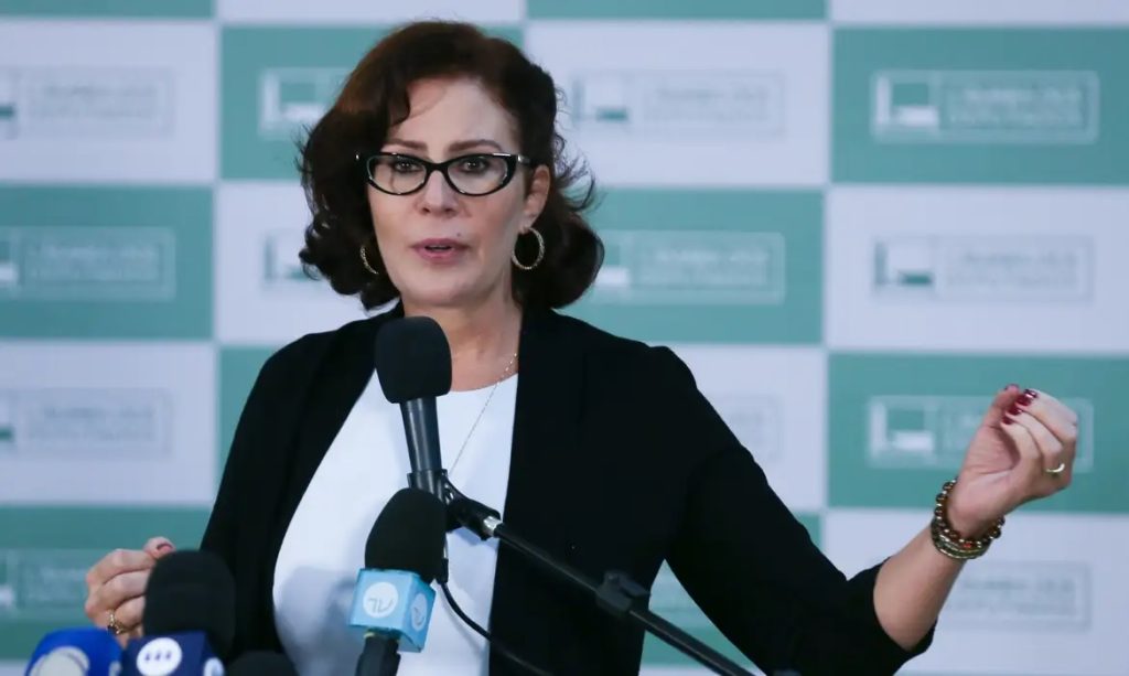 TRE-SP cassa diploma da deputada federal Carla Zambelli