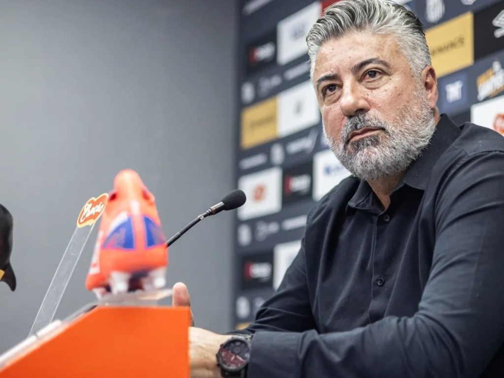 Santos FC anuncia a demissão de Alexandre Gallo