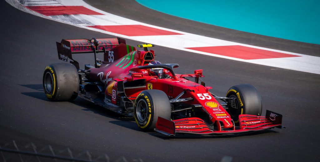 Chegada de Hamilton à Ferrari anima fãs da Fórmula 1