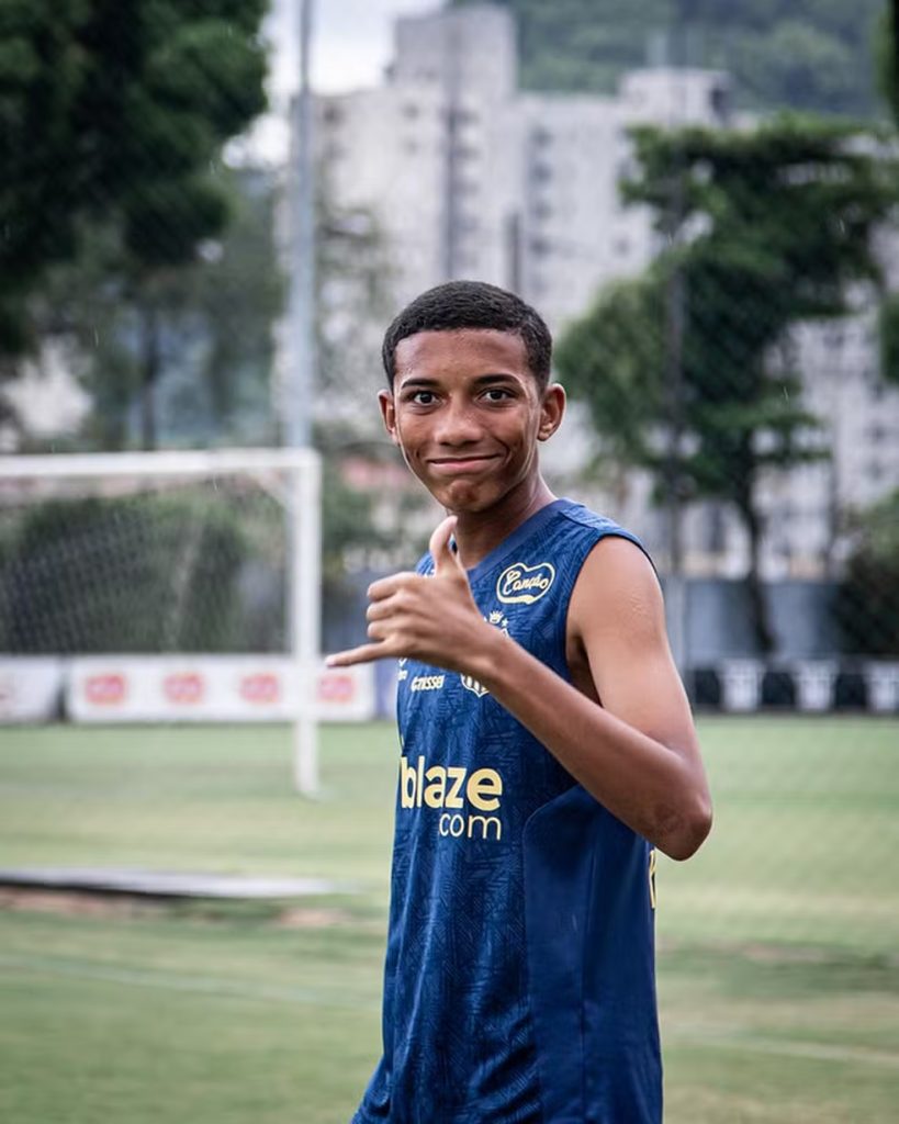 Santos FC inscreve Juninho, filho de Robinho, no Paulistão