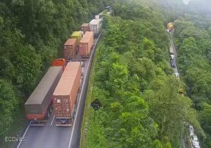 Anchieta-Imigrantes registra 55 quilômetros de filas 24 horas após acidente