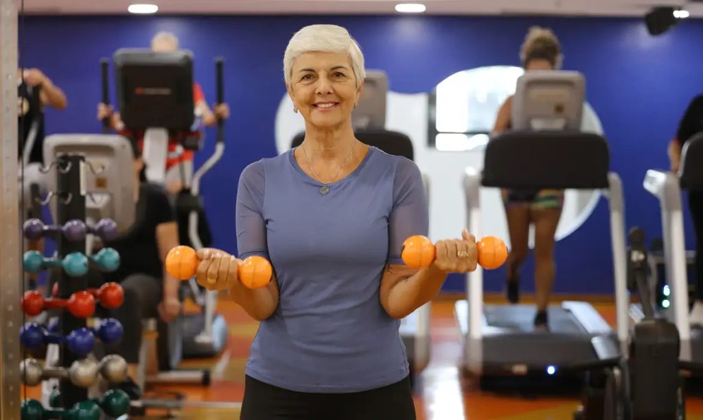 Musculação protege cérebro de idosos contra demência, diz estudo