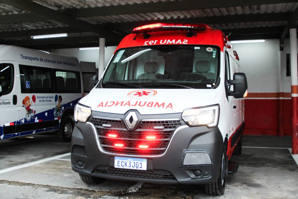 Frota do Samu de São Vicente é reforçada com entrega de três novas ambulâncias