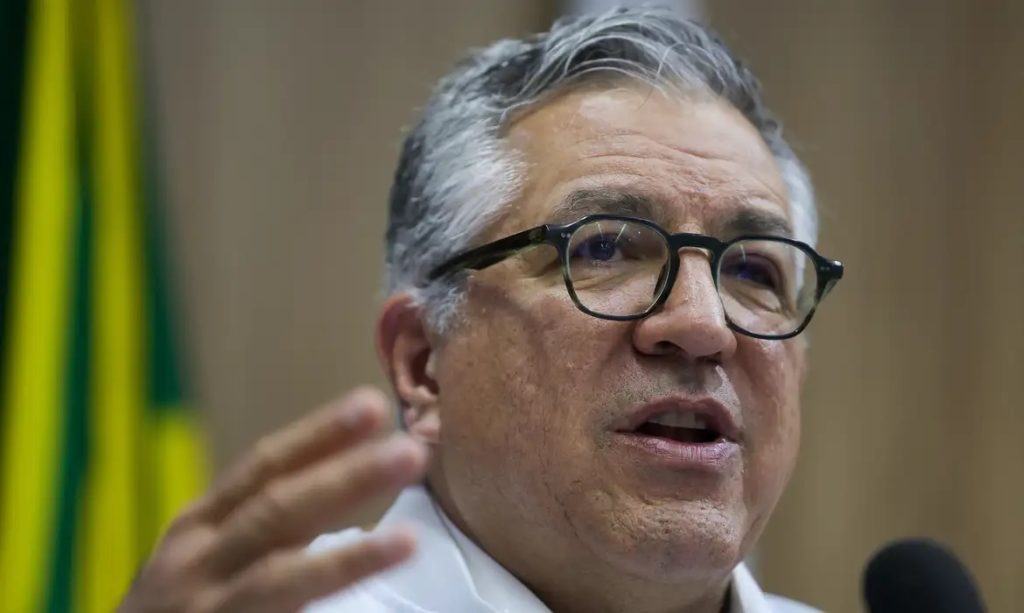 Padilha determina notificação de casos de intoxicação por metanol