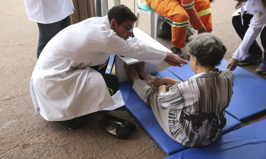 Como prevenir quedas em idosos: Dicas cruciais para manter a qualidade de vida