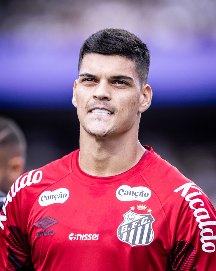 Gabriel Brazão lidera ranking mundial de defesas em 2025