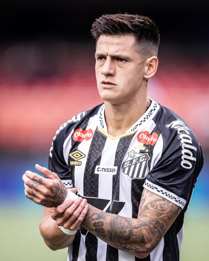 Leonardo Godoy deixa o Santos FC e acerta com o Independiente