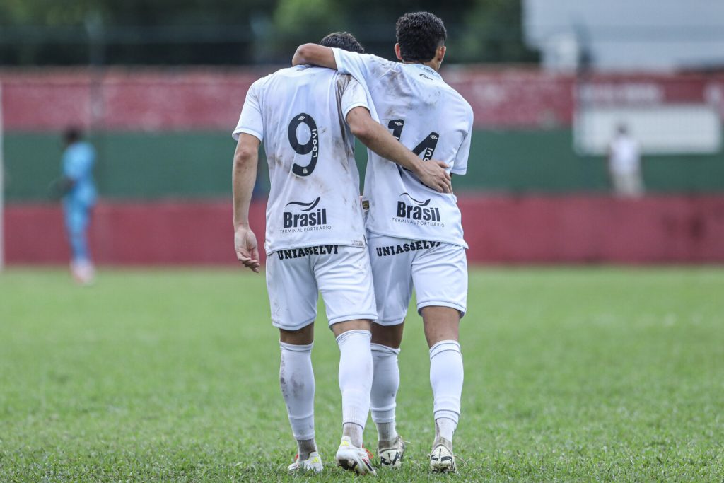 Sub-15 e Sub-17 do Santos FC vencem e avançam no Campeonato Paulista
