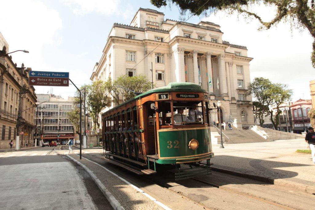 Bonde de Santos amplia horário de circulação em julho