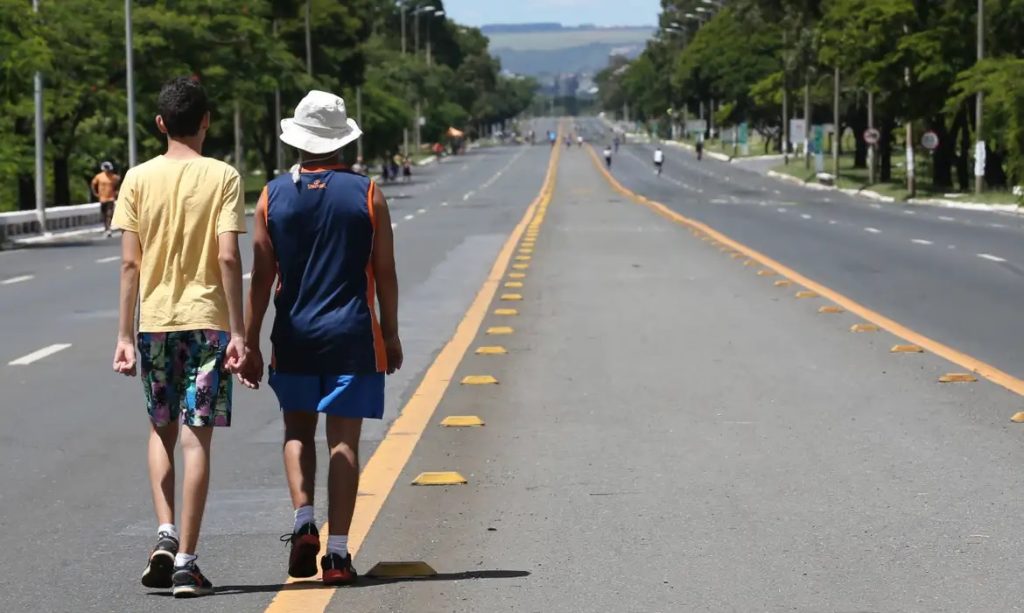 Tempo ao ar livre ajuda a prevenir casos de miopia