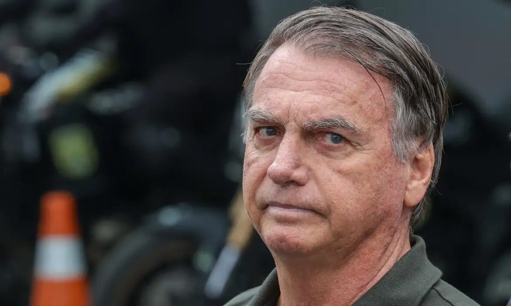 STF mantém condenação de ex-presidente Bolsonaro e mais seis réus