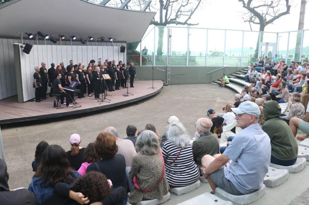 Coral Municipal de Santos completa 35 anos e faz homenagem a Ivan Lins