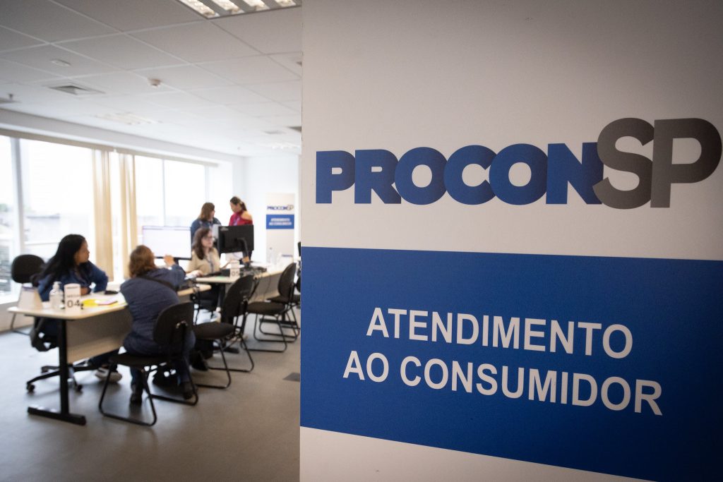 Procon-SP investiga hábitos de consumo na Black Friday