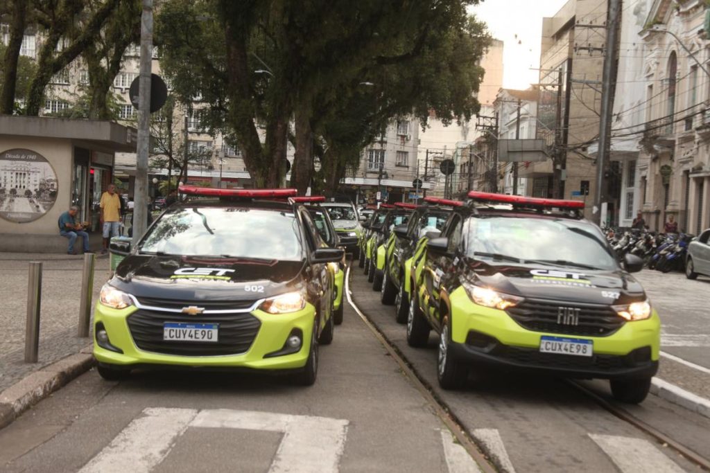 Número de assessores dobra e CET Santos eleva em mais de 50% gastos com pessoal