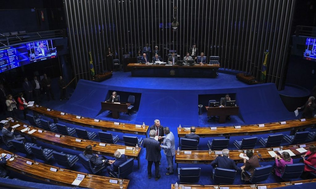 Eleitor escolherá dois senadores; veja como votar corretamente