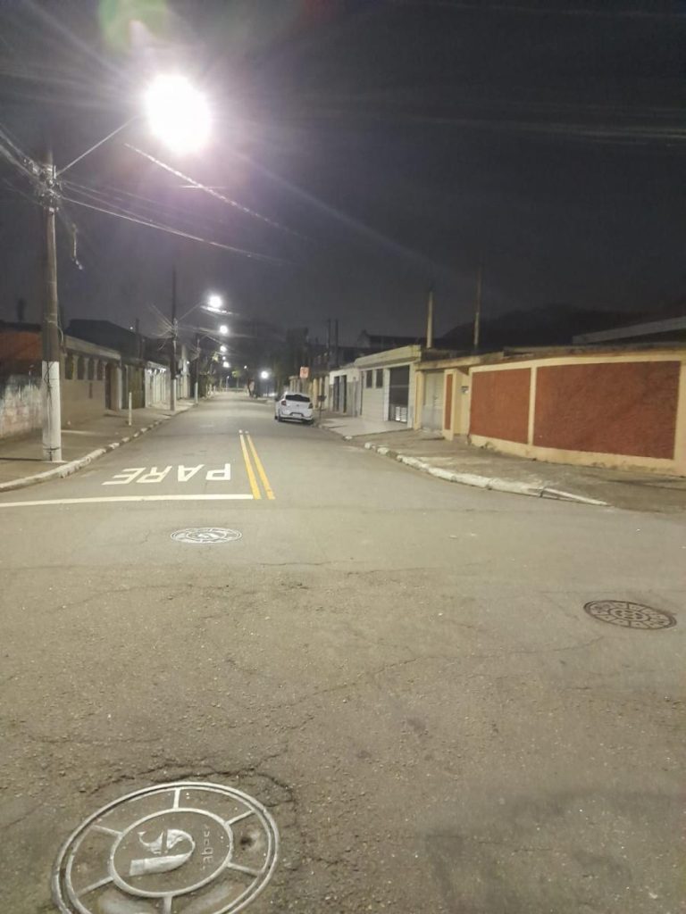 Santos atinge 11 bairros com iluminação 100% em LED