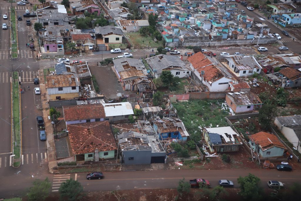 Tornado deixa rastro de mortes, feridos e destruição no Paraná