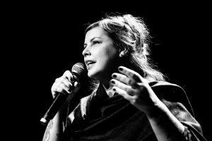 Monna abre a programação de dezembro do Chorinho no Aquário