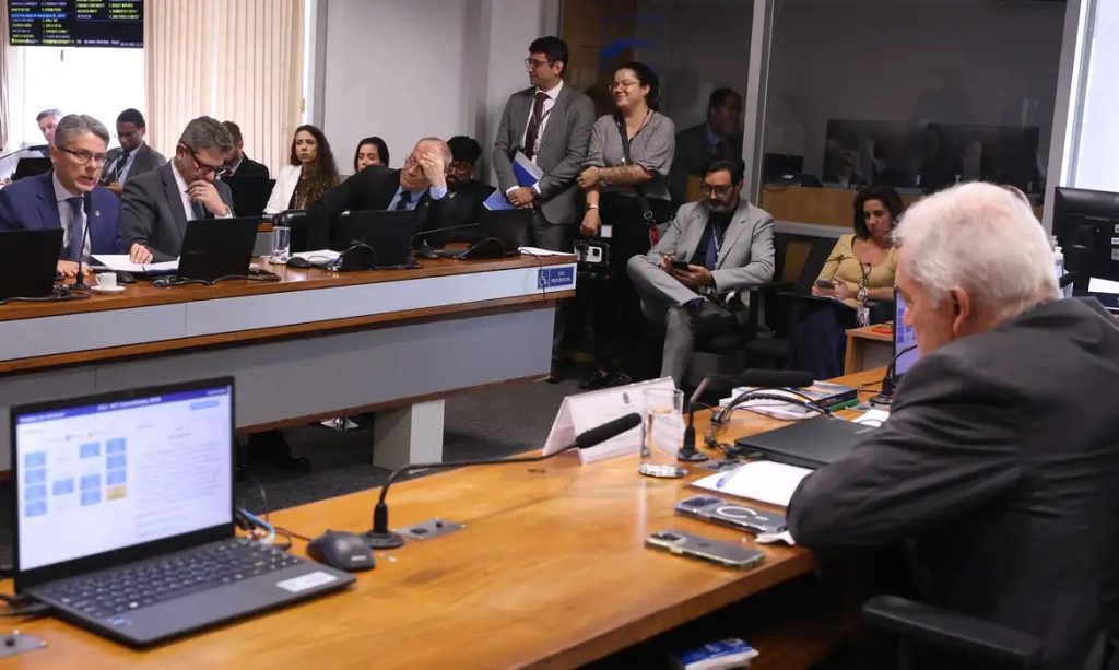 CCJ do Senado adia votação do PL Antifacção para 10 de dezembro