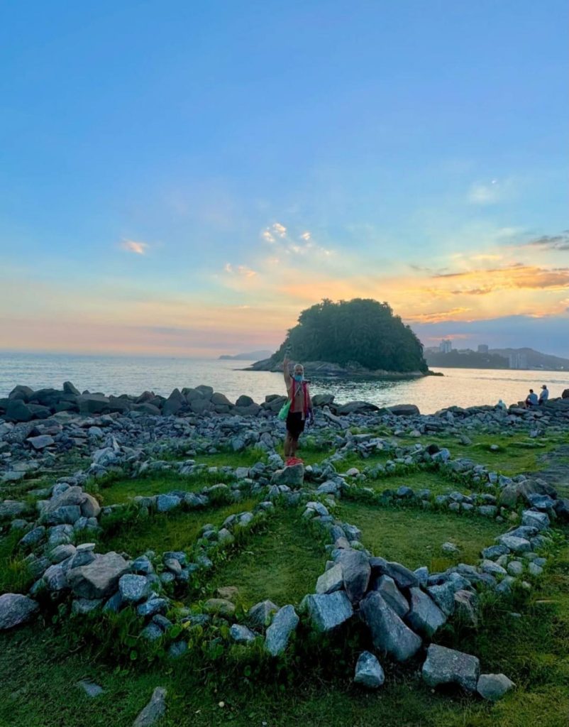 Monumento exalta a cultura indígena no Novo Quebra-Mar de Santos