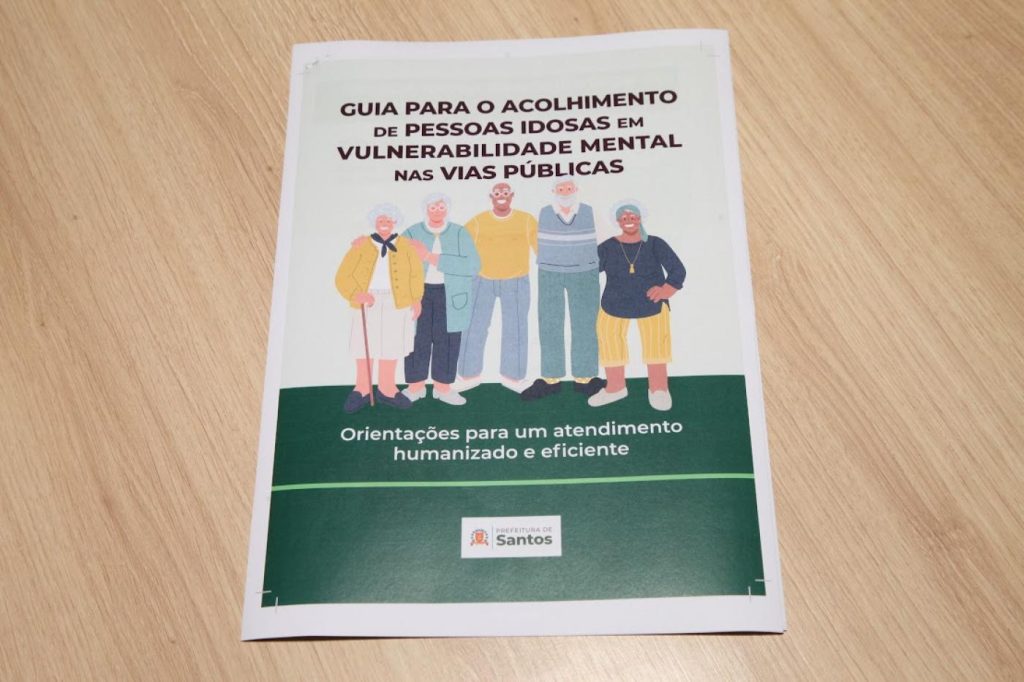 Santos lança guia sobre acolhimento de idosos em vulnerabilidade mental