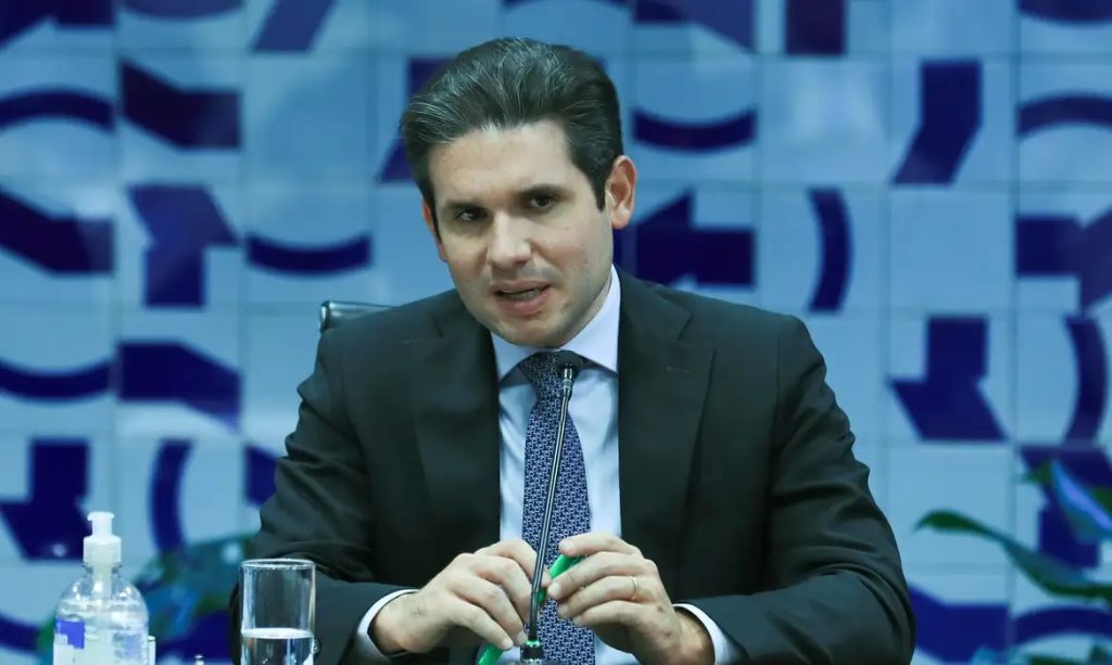 Fim da Escala 6×1 pode ser votado em maio, diz presidente da Câmara