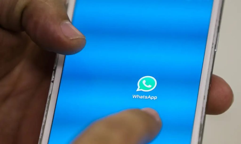 Brasileiro está falando menos de política no WhatsApp, mostra estudo