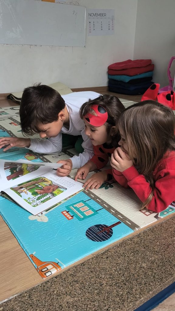 Programação de férias longe das telas com imersão divertida no inglês