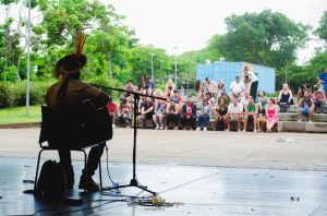 Artista indígena Guaraci Tupi lança álbum em homenagem ao irmão em Peruíbe-SP